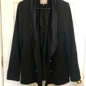 Oversized tuxedo blazer